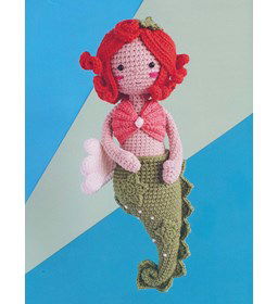 Zeemeermin met gekrulde staaart gemaakt van Scheepjes Catona 25 en 10 gram