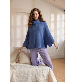 Wijde trui met hoge halsboord gemaakt van Lang Yarns Cashmere Premium