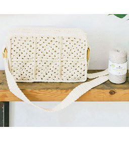 Tas Kaiga gemaakt van borduurstoffen