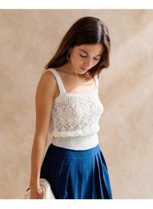 Zomerse damestop in kantpatroon