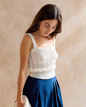 Zomerse damestop in kantpatroon