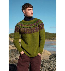 Herentrui of damestrui Ronan met rond jacquardpatroon gemaakt van Rondbreinaald nr 4,5