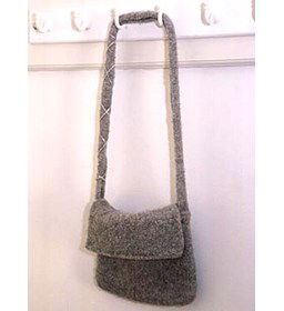 Vilten tas gemaakt van Drops Alaska