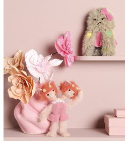 Two-headed Monster en Romantic Monster gemaakt van Handwerk accesoires