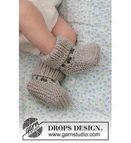 Babysloffen gemaakt van Drops Merino extra fine