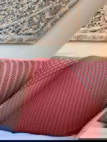 Kussens in diagonale ribbelpatroon