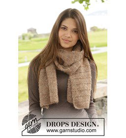 Gebreide sjaal gemaakt van Drops Brushed Alpaca Silk