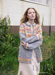 Breipatroon damesvest kul gemaakt van Istex Lopi Plotulopi