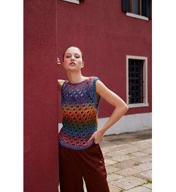 dameshemdje Poppy in doorkijk gatenpatroon gemaakt van Rondbreinaald nr 2,5 - 2,75