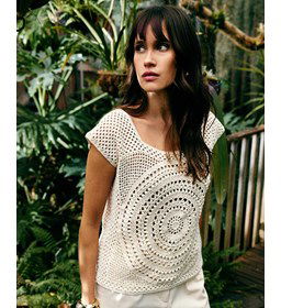 Mouwloos damesshirt gemaakt van Phildar Phil Origin