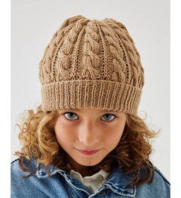 Kindermuts Jamie met kabels gemaakt van Phildar Phil merinos 3,5