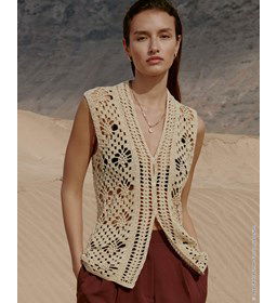 Lang mouwloos damesgilet met knoopsluiting gemaakt van Lana Grossa Solo Lino