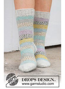 Sokken met pastelkleurige strepen