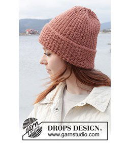 Muts met reliëf gemaakt van Drops Nepal