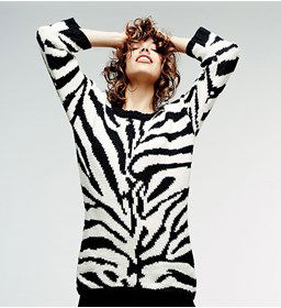 Dames trui gemaakt van Handwerk accesoires