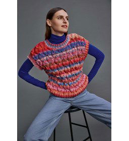 Spencer in kabelpatroon gemaakt van Lang Yarns Magnolia