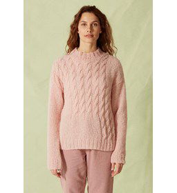 Damestrui met in lengte verspringend kabelpatroon