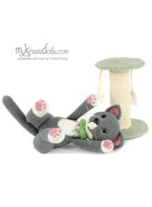 Speelse kat met krabpaal