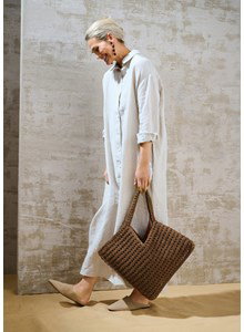 Haakpatroon gekantelde vierkante tas gemaakt van Lana Grossa Glamour