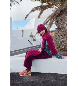 Lange en smalle sjaal gemaakt van Lang Yarns Wooladdicts Glory