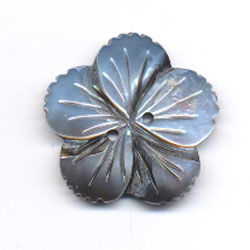 Knoop 25 mm bloem oud parelmoer