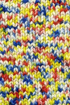 Lang Yarns Andina 738.0050 geel blauw rood op=op 