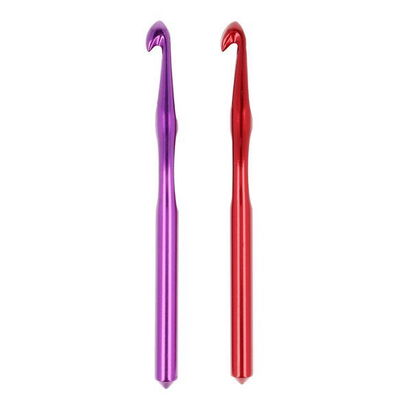 Haaknaald nr 10 metaal gekleurd