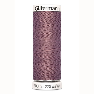 Gutermann 052 naaigaren op=op uit collectie 