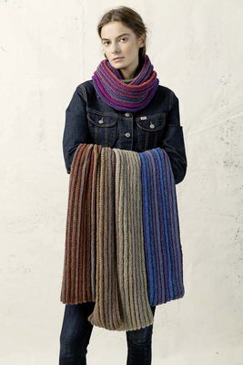 Lang Yarns Leaflet snood - tosca light