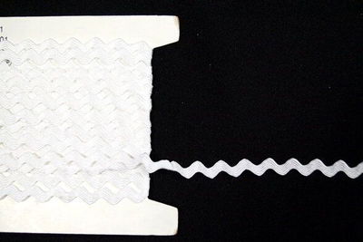 Zigzagband 4 mm wit op=op 